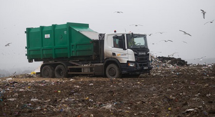 Размещение мусора на полигоне в Москве
